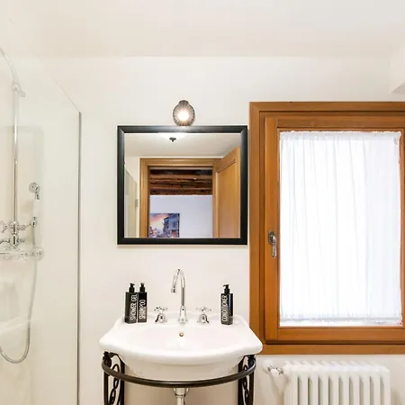 Villa Intera Palazzina Al Centro Di Venezia Exterior foto