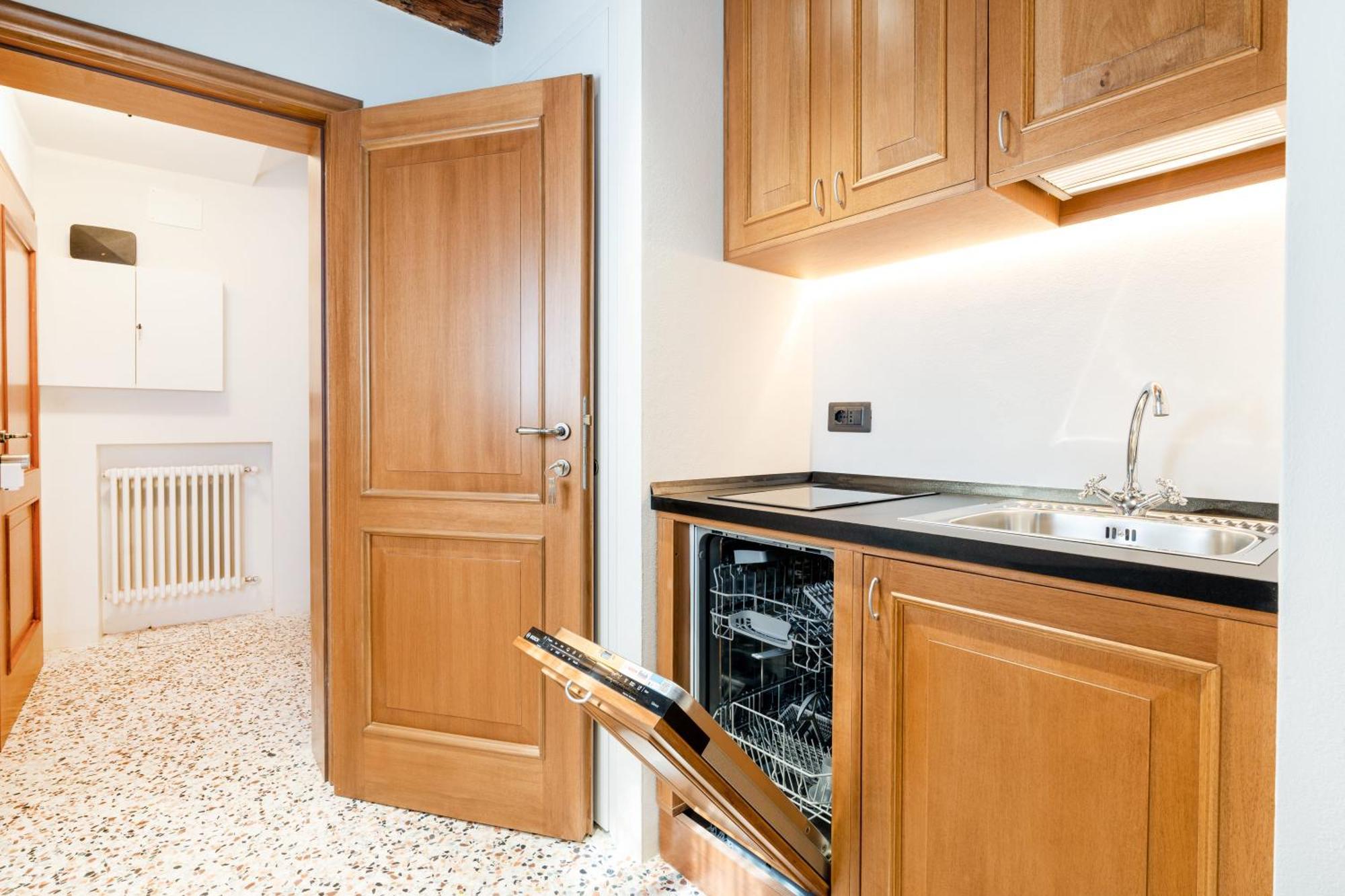 Intera Palazzina Al Centro Di Holiday home Venice
